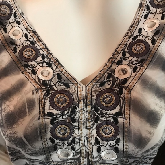 CATO Embroidered Top SIZE L - Picture 4 of 9